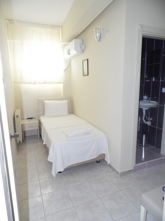 Saral Otel Derince Habitación foto