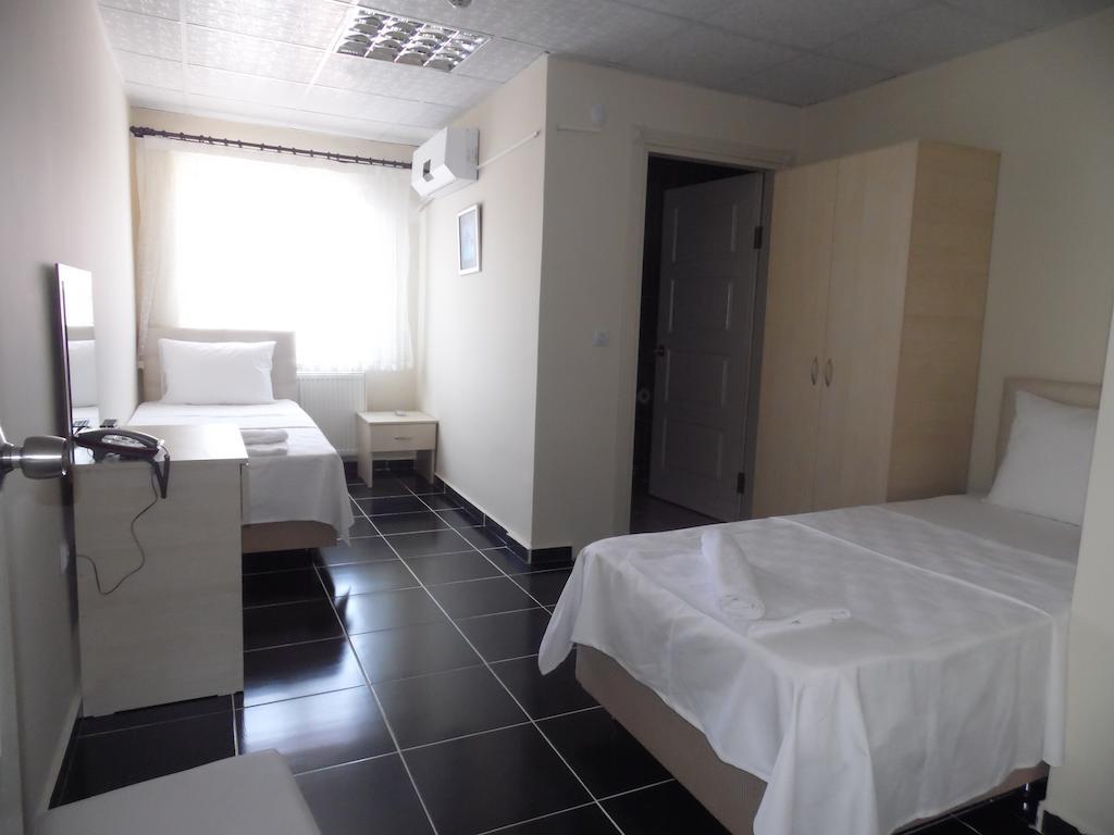 Saral Otel Derince Habitación foto