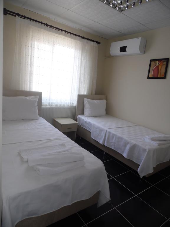 Saral Otel Derince Habitación foto